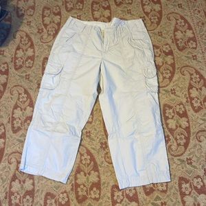 Calvin Klein capris fits like a small silver color